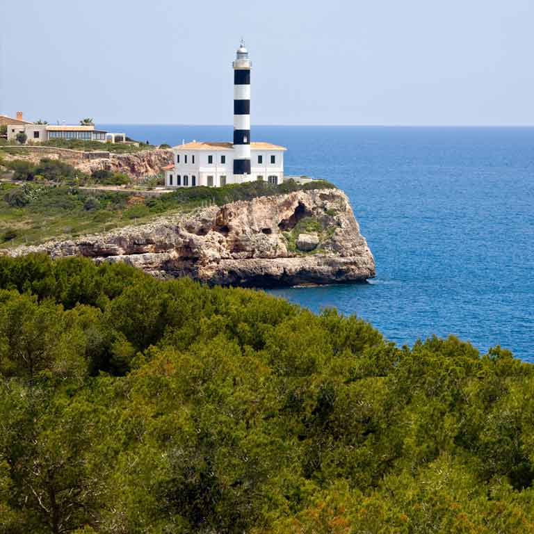 B the travel brand. Viajar y vivir nuevas experiencias